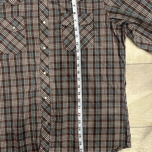 Wrangler button down - Picture 4 of 6